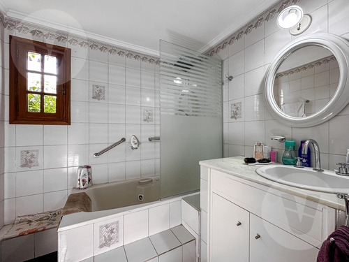 Casa En Venta - Lomas De Zamora, Caseros Al 1700