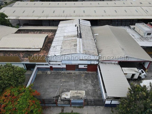 Hector Piña Vende Galpon En Zona Industrial I, 25-8476