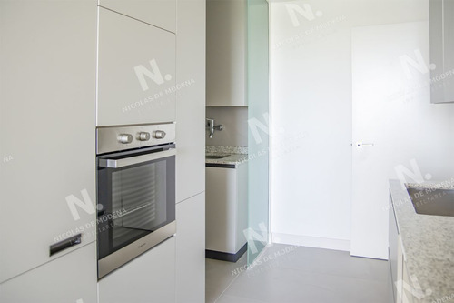 Imagen 9 de 30 de Hermoso Departamento En Tiburón Iii Con Agradable Vista. - Punta Del Este Brava