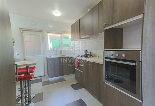 Casa En Venta De 4 Dormitorios En Puerto Varas