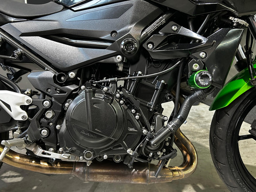 Kawasaki Z400 2020 - Moto Conservada - Pneus Novos - Acess.
