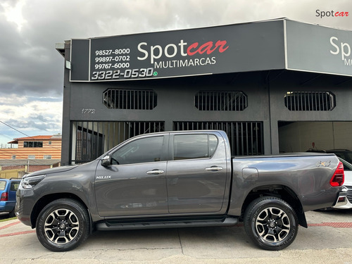 Toyota Hilux 2.8 D-4D TURBO DIESEL CD SRX 4X4 AUTOMÁTICO