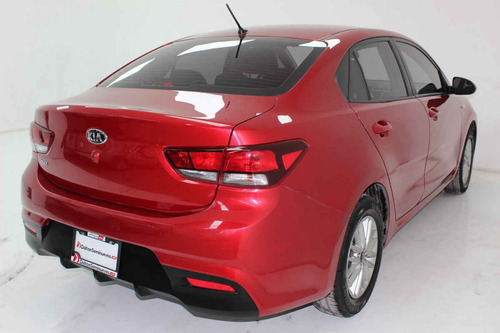Imagen 5 de 13 de Kia Kia Rio Sedan 2018 4 Cilindros