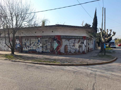Local Con Vivienda En Venta En Libertad