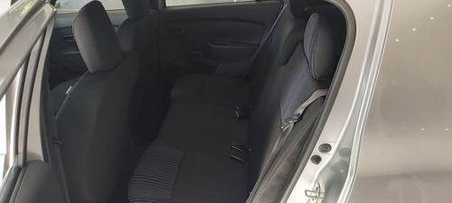 Autos Camionetas Renault Sandero Corolla Cruze Gol Corsa H
