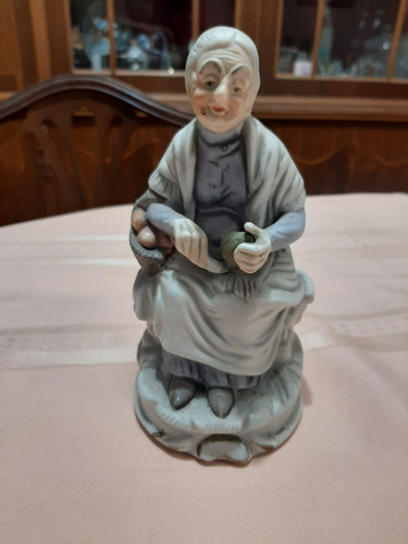 Figura Escultura En Porcelana Tipo Capo Di Monte De Anciana