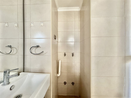 Departamento En Venta De 2 Dorm. En Independencia