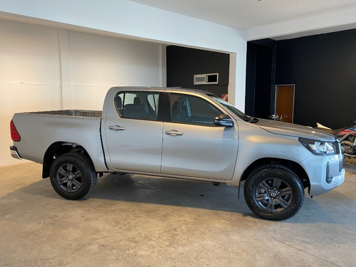 Imagen 7 de 14 de Toyota Hilux Sr Dc 4x2 2.4 Tdi Manual Vehiculosdeloeste