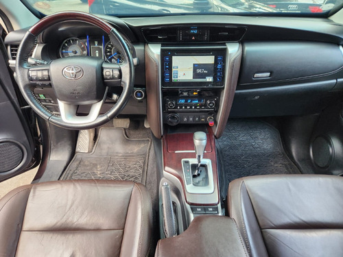 Toyota SW4 2.8 Tdi Srx 7l 4x4 Aut. 5p
