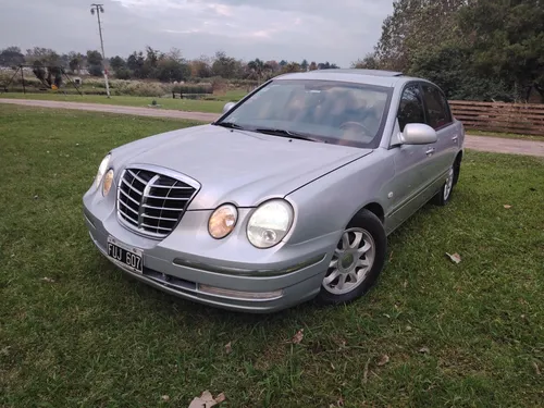 Kia Opirus
