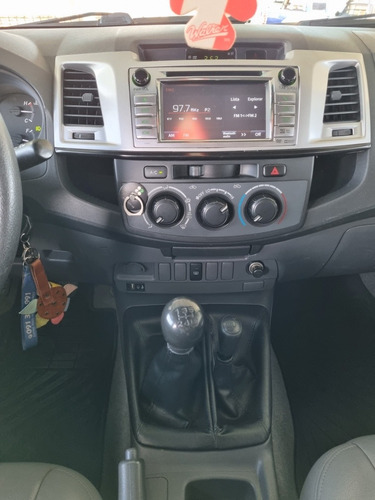 Imagen 14 de 21 de Toyota Hilux 2013 2.7 Cd Srv Vvti 4x4 Cuero
