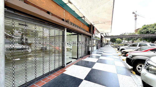 Local Comercial En Alquiler En Las Mercedes,solo Negecios De Alto Target,cafes O Marcas Exitosas Y Reconocidas. 24-28857gm