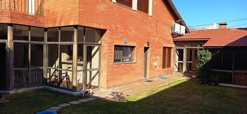 Excelente Chalet De 4 Ambientes Sobre Lote De 500m2