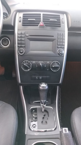 Imagem 10 de 14 de Classe B 180 1.7 116cv Gasolina 2010 Prata
