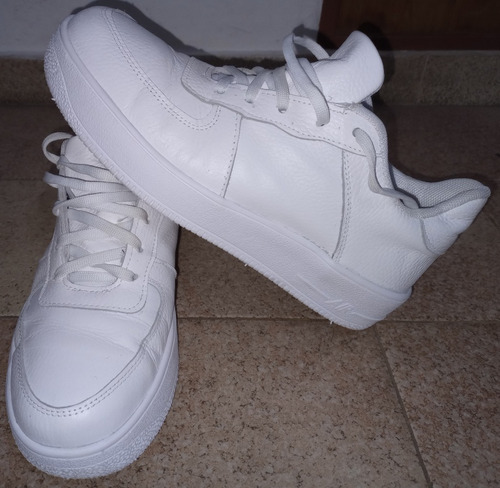 Zapatillas Blancas Talle 43 Muy Finas