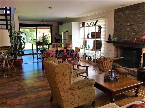 Imagen 2 de 12 de En Venta Casa De Tres Dormitorios Colonia Del Sacramento