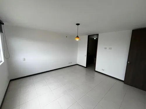 Apartamento En Arriendo En Cumbres. Cod A24055