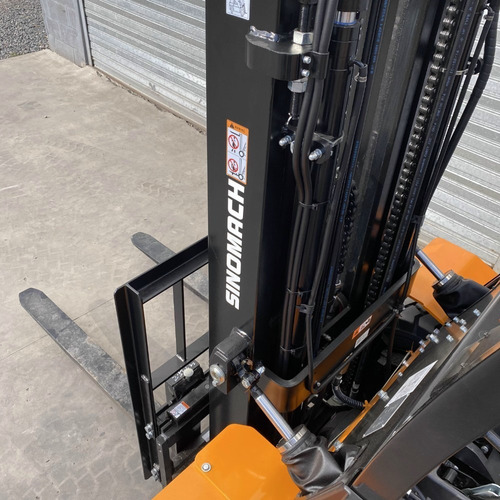 Imagen 10 de 13 de Autoelevador 3500kg 3.5 Toneladas Triple Torre 4.5m