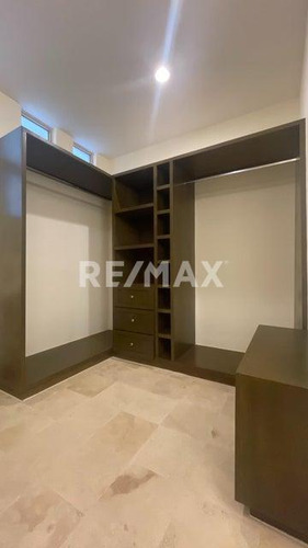 Ventanas 3b 814, Cabo Corridor