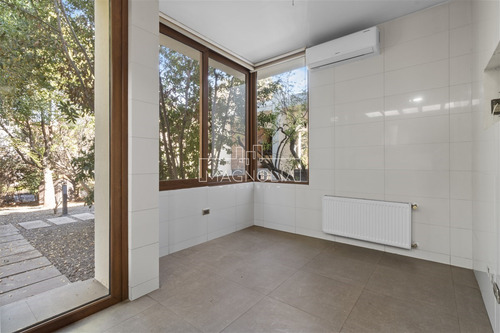 Casa En Venta De 6 Dorm. En Colina
