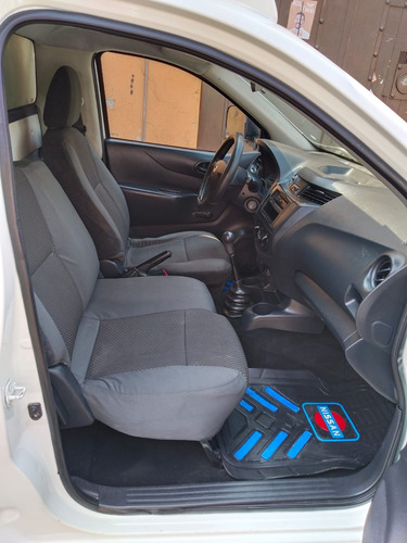 Nissan NP300 2.5 Estacas Dh Mt