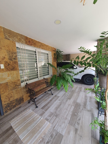 Ana María Arteaga Vende Casa En Urbanización Plaza Prebo Ii. Imb