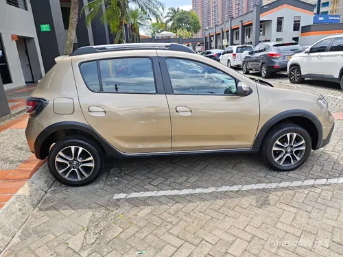 Renault Stepway 1.6 Intense Automática