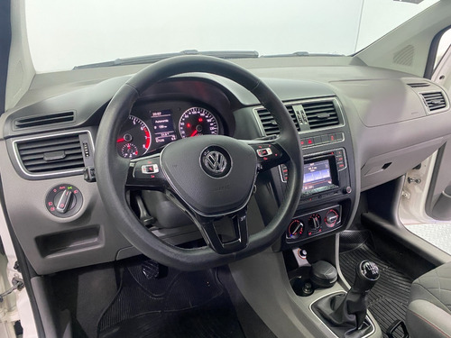 Imagen 11 de 13 de Volkswagen Suran 1.6 Highline Mt 2016-imolaautos