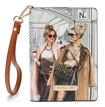 Comprar Porta Pasaporte Nicole Lee Viaje Estampado Ladies Night Fw24 Color Ladies Night Out Diseño de la tela Ladies Night Out