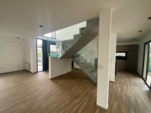 Las Cañitas Casa En Venta 3d Y Pileta