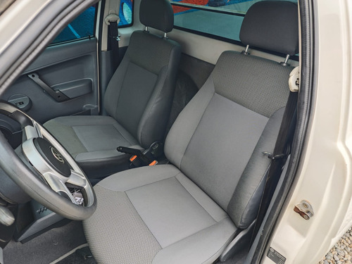Volkswagen Saveiro 1.6 Cab. Simples Total Flex 2p