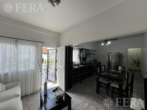 Venta De Casa 3 Ambientes Con Galpon Y Patio En Wilde
