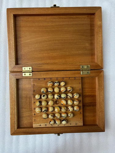 Juego De Mesa Solitario Maya De Madera Korsa 10018