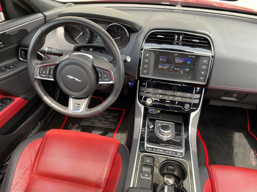 Imagem 2 de 4 de Jaguar Xe 2.0 Gtdi R-sport Gasolina Automático