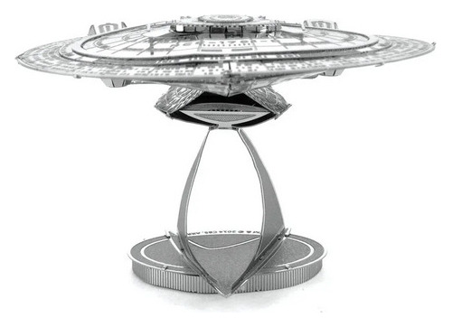 Star Trek - Uss Enterprise 1701-d Puzzle 3d Metal Model (Usado)