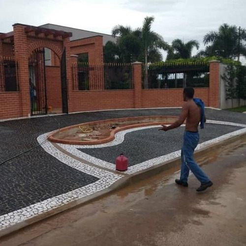 Imagem 1 de 3 de Calçada De Pedrinhas Portuguesas Pedras Em Geral.