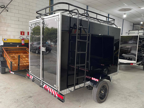 Carreta Baú Em Acm - Baú 2.50 X 1.50 X 1.50 Com Bagageiro