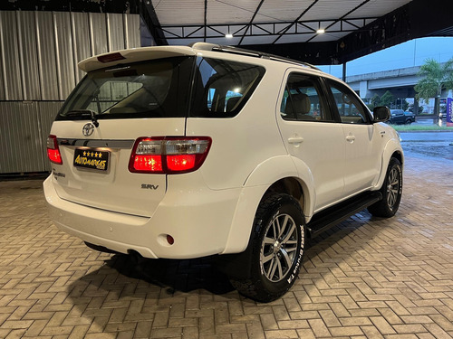 Toyota SW4 SRV D4-D 4x4 3.0 TDI Dies. Aut