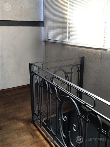 La Comercial - Casa En Ph. 3 Ambientes, Entrepiso De 15m2. Azotea