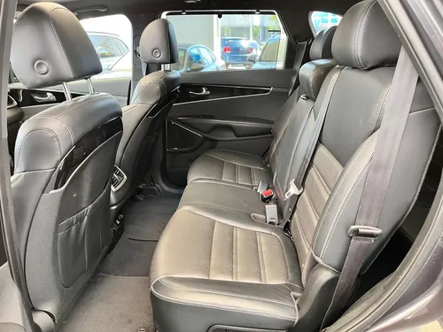 Kia Sorento 3.3 V6 SXL Piel 7 Pasajeros AWD At