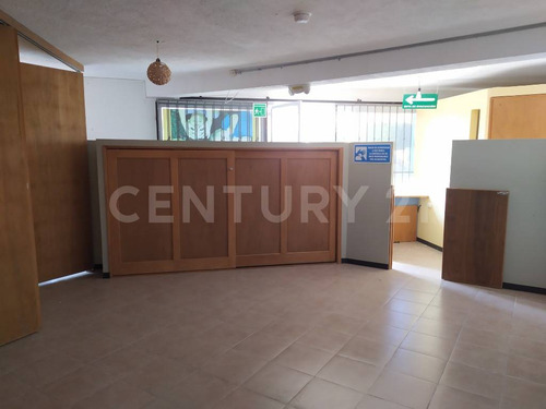 Local En Venta Paseos De San Isidro, San Juan Del Río, Querétaro.