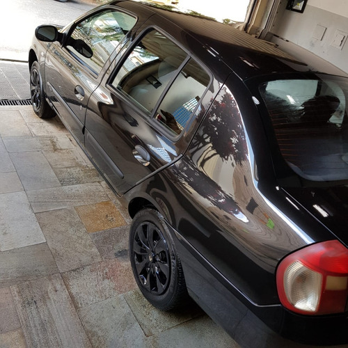 Renault Clio Sedan