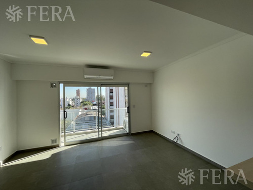 Venta De Monoambiente Con Cochera En Wilde