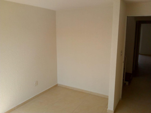 Casa De 4 Recamaras En Desarrollo Privado Con Acceso Controlado Y Casa Club Con Alberca