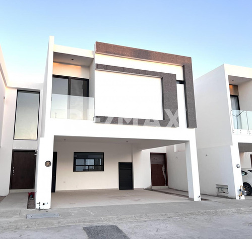 Casa En Venta En Villas Del Palmar