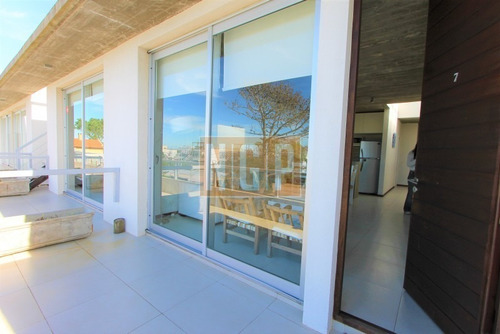 Apartamento En La Barra, 2 Dormitorios -ref:17201