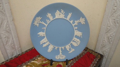 Raro Plato Antiguo Ingles Wedgwood Personajes Relieve Vealo