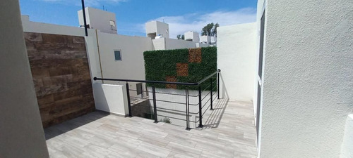 Se Vende Casa En Sonterra, 3 Recamaras, Una En Pb, Terraza Tipo Roof, 3.5 Baños