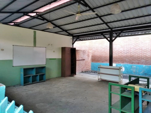 Imagen 3 de 4 de Colegio Edificio Alquiler Mampote