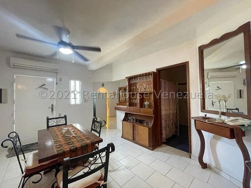 Imagen 6 de 14 de Casa, Con Amplias Y Cómodas Áreas Comunes, Así Como Sus Habitaciones, Adornada Con Una Cocina Clásica. Inmejorable Ubicación. #22-13498